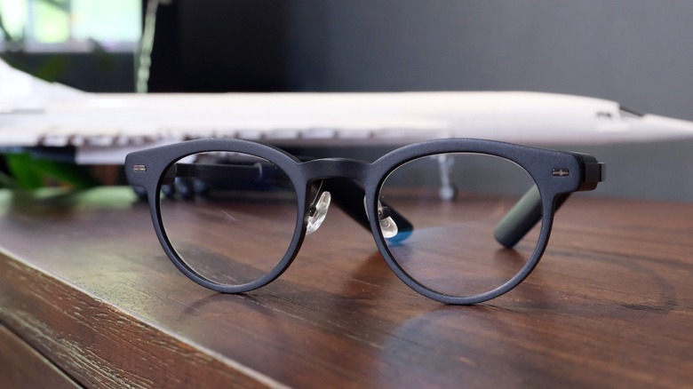 XGIMI MemoMind One review: Smart glasses, creepy AI