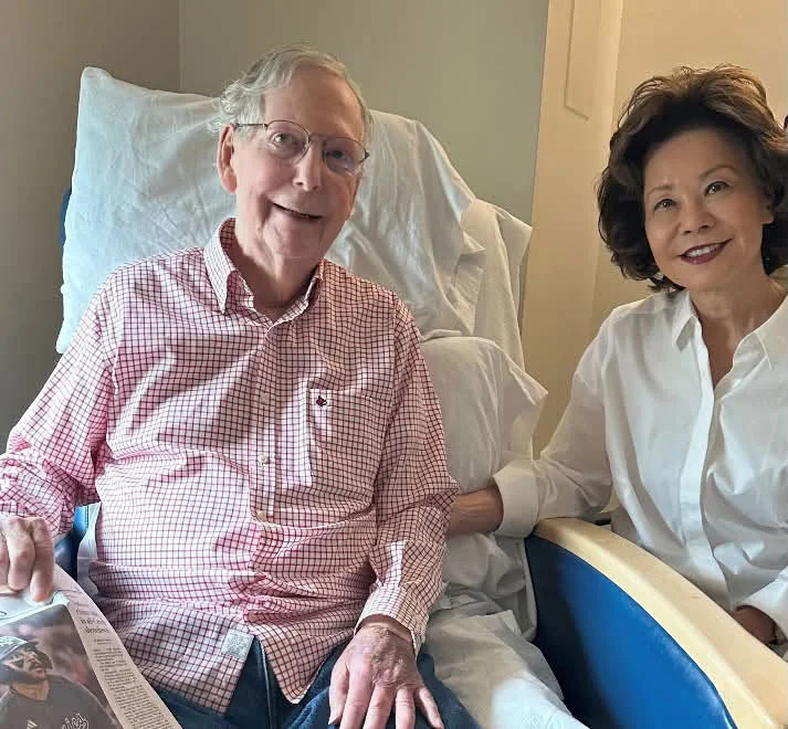 People think Mitch McConnell’s hospital photo is AI—and AI isn’t helping