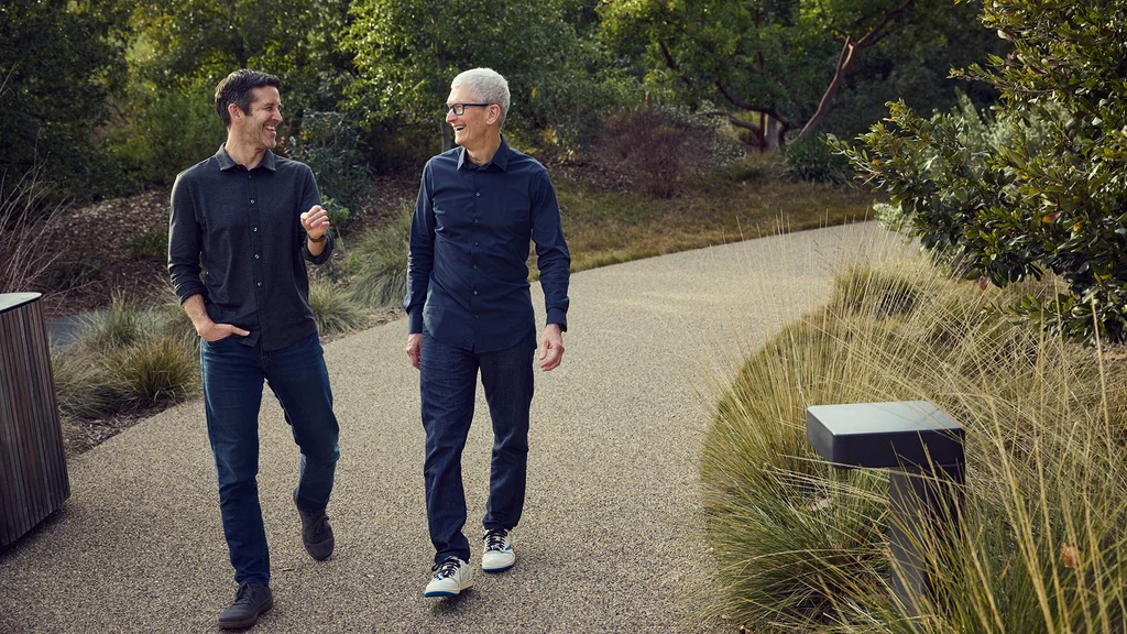 iMessage kinda stinks now. Can new Apple CEO John Ternus fix it?