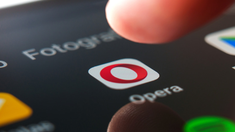 Opera’s new security feature stops copy paste attacks from malicious websites
