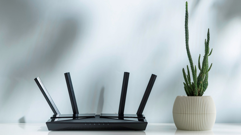 The correct way to position your router’s antennas depends on your home
