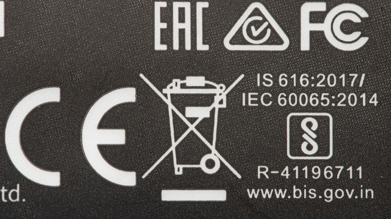 Here’s what that trash can with an X icon means on your electronics