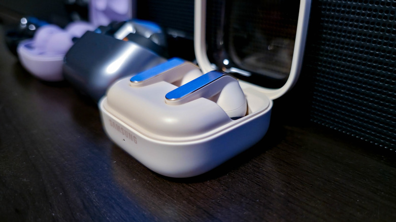 What’s the difference between active noise canceling and passive?