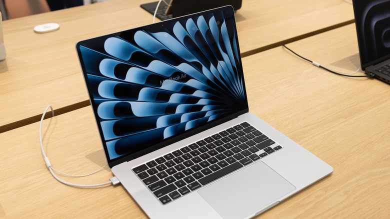 The reason why the MacBook Air doesn’t need a fan