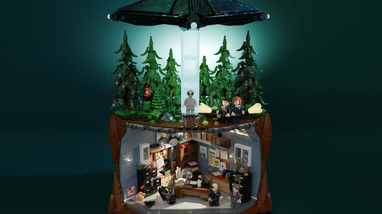 Lego just unveiled a 1,500-piece X-Files set, complete with Mulder, Scully and a grey alien