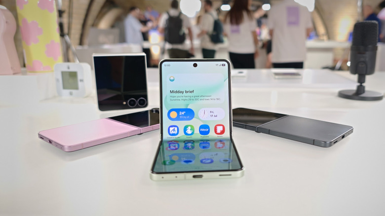 Samsung’s slimmer Galaxy Z Flip 8 brings apps and AI to the cover screen