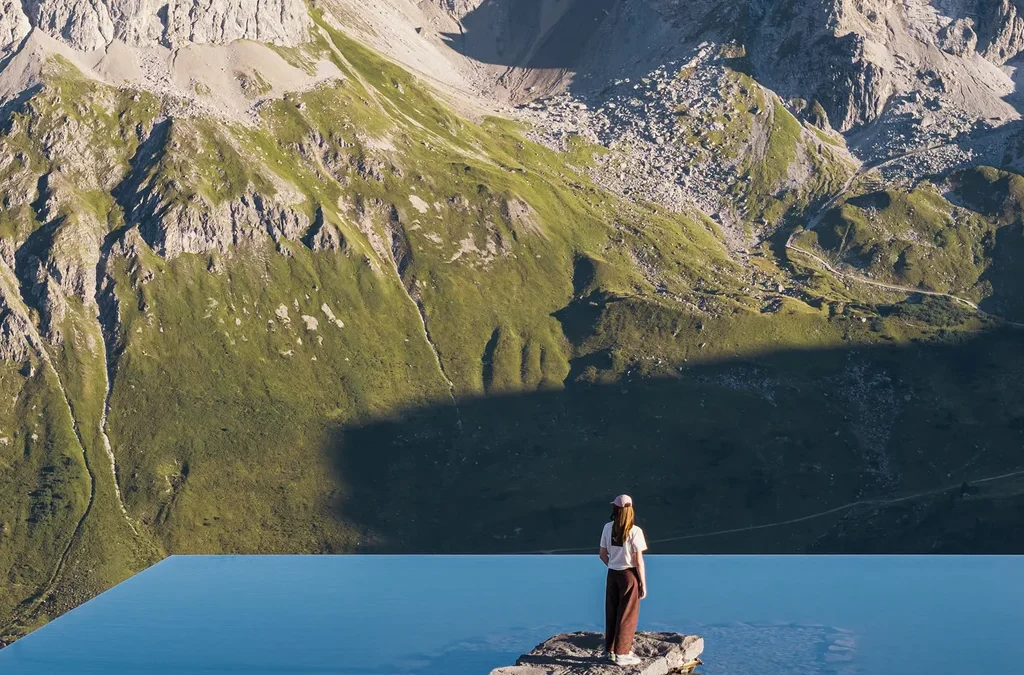 This stunning lookout point leaves nothing between you and the Austrian Alps
