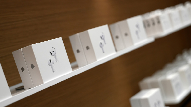 Here’s what you should do if only one of your AirPods is working