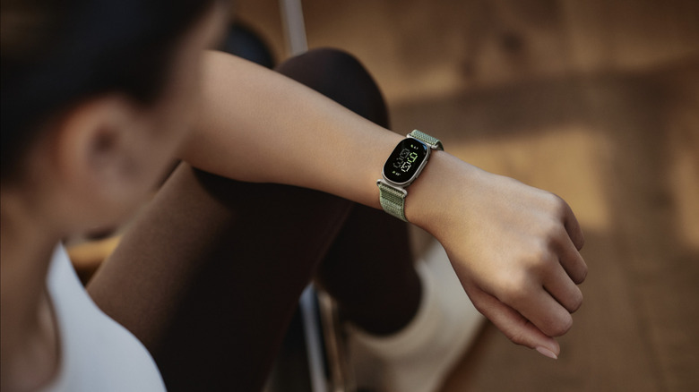 Google’s sleek new Fitbit Edge is packed with health features and a replaceable battery