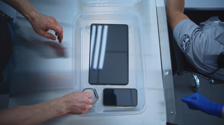 Don’t put your phone in the TSA bin — do this instead